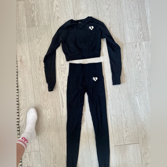 WOMENS BEST workout set - Picture 4 of 15